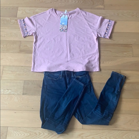 Pink Blouse with Embroidery sleeves - Picture 2 of 6